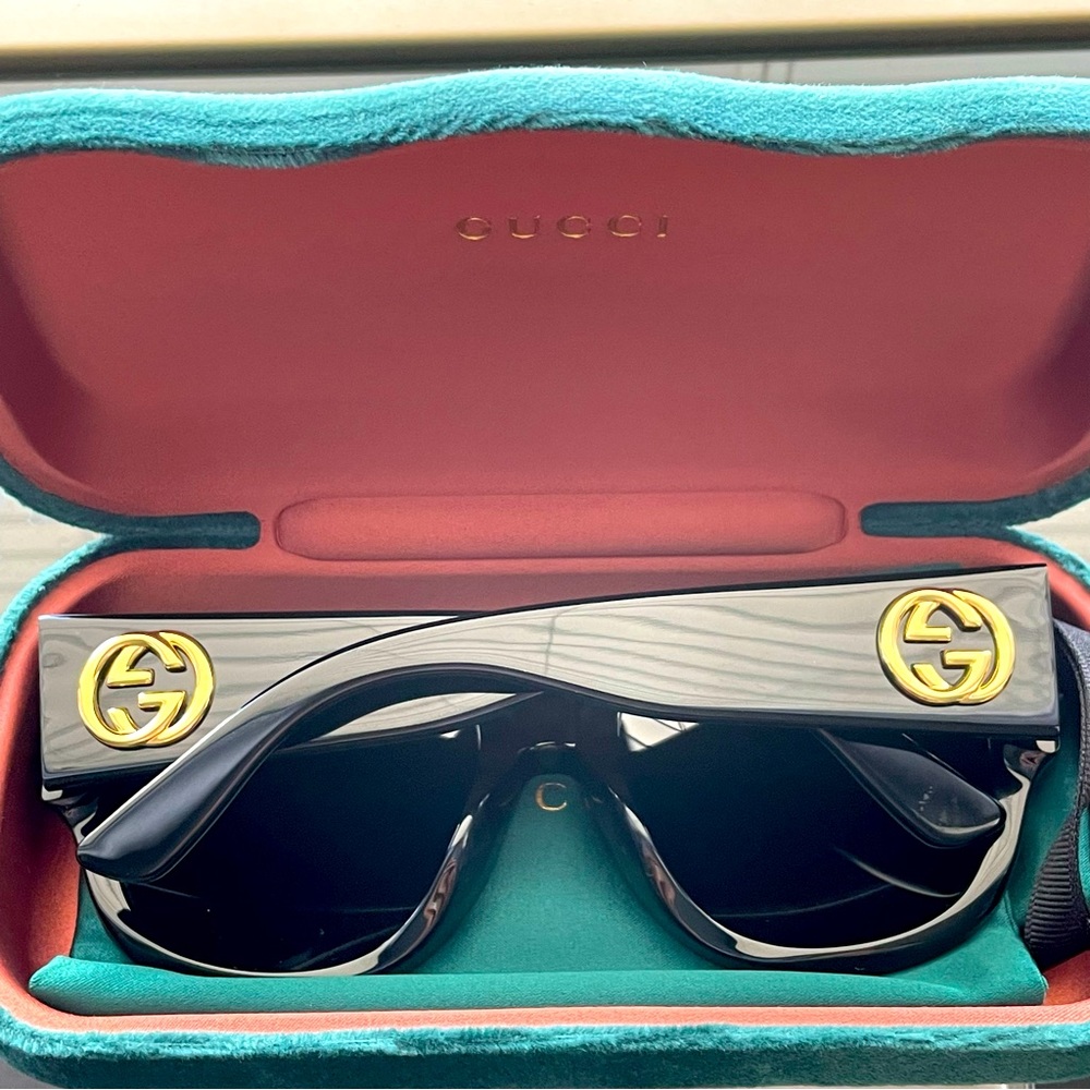❌SOLD❌ New Gucci Sunglasses - Picture 5 of 10
